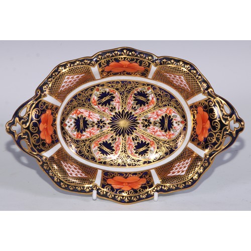 601 - A pair of Royal Crown Derby 1128 pattern shaped oval dishes, 21.5cm wide, printed marks