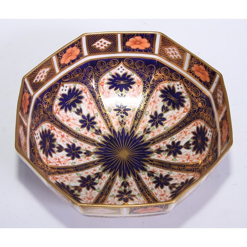 612 - A Royal Crown Derby 1128 pattern hexagonal bowl, 18.5cm diam, printed mark