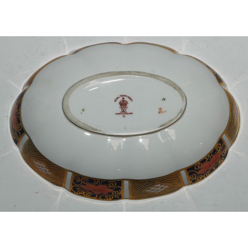 616 - A Royal Crown Derby 1128 pattern shaped square dish, 20cm wide, printed mark, first quality; a cream... 