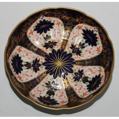 616 - A Royal Crown Derby 1128 pattern shaped square dish, 20cm wide, printed mark, first quality; a cream... 