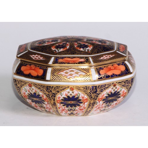 613 - A Royal Crown Derby 1128 pattern lozenge shaped dressing table box and cover, 11cm wide, printed mar... 