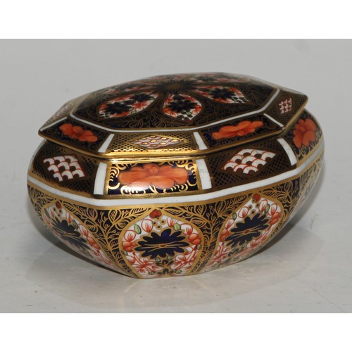 613 - A Royal Crown Derby 1128 pattern lozenge shaped dressing table box and cover, 11cm wide, printed mar... 