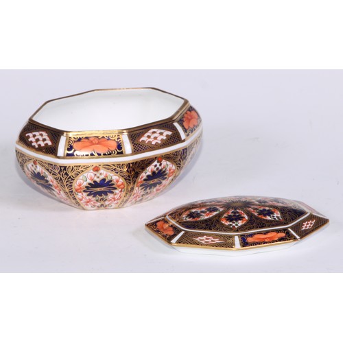 613 - A Royal Crown Derby 1128 pattern lozenge shaped dressing table box and cover, 11cm wide, printed mar... 