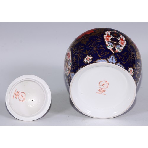 579 - A Lynton Porcelain Company Hamilton Imari ovoid jar and cover, pine cone finial, 23cm high, printed ... 