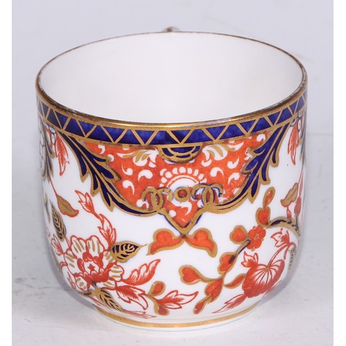 588 - A Derby Crown Porcelain 383 pattern Imari two-handled pedestal bowl, 30cm over handles, printed mark... 