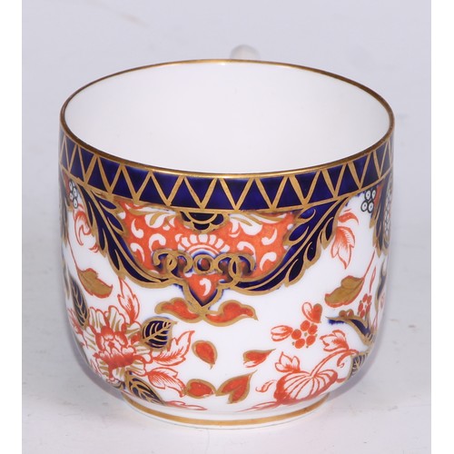 588 - A Derby Crown Porcelain 383 pattern Imari two-handled pedestal bowl, 30cm over handles, printed mark... 