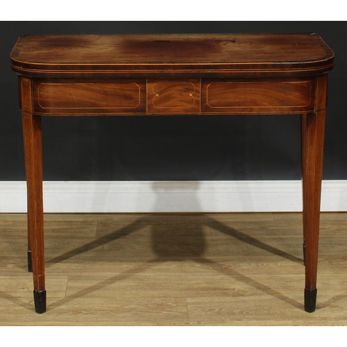 471 - A Regency rosewood crossbanded mahogany tea table, hinged top, tapered legs, outlined throughout wit... 