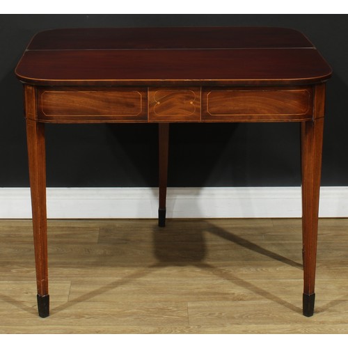 471 - A Regency rosewood crossbanded mahogany tea table, hinged top, tapered legs, outlined throughout wit... 