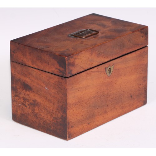 406 - A Victorian walnut domed rectangular tea caddy, hinged cover inlaid with a reserve of mother of pear... 