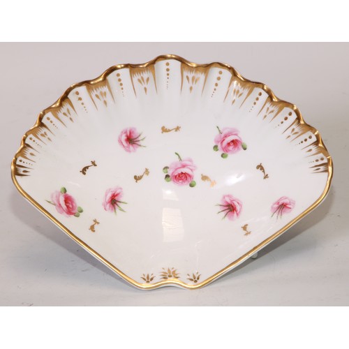 802 - A Sampson Hancock Derby shell shaped dish, decorated with roses, picked out in gilt, 18cm wide, red ... 