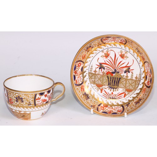 722 - A 19th century Spode bat printed coffee can; Imari cups and saucers