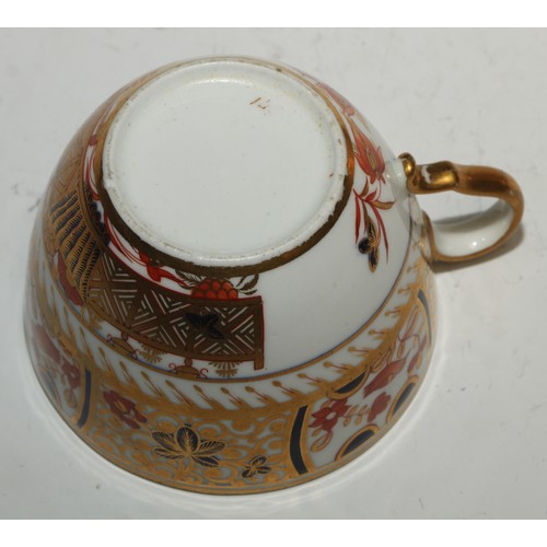 722 - A 19th century Spode bat printed coffee can; Imari cups and saucers