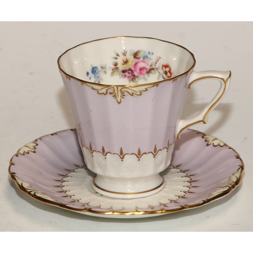 722 - A 19th century Spode bat printed coffee can; Imari cups and saucers