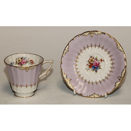 722 - A 19th century Spode bat printed coffee can; Imari cups and saucers