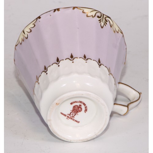 722 - A 19th century Spode bat printed coffee can; Imari cups and saucers