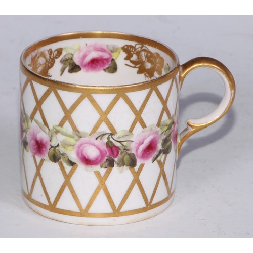 674 - A Derby coffee can, painted with pattern no.594 on a gilt lattice ground, 6cm high, puce mark, c.179... 