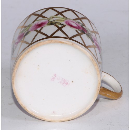 674 - A Derby coffee can, painted with pattern no.594 on a gilt lattice ground, 6cm high, puce mark, c.179... 