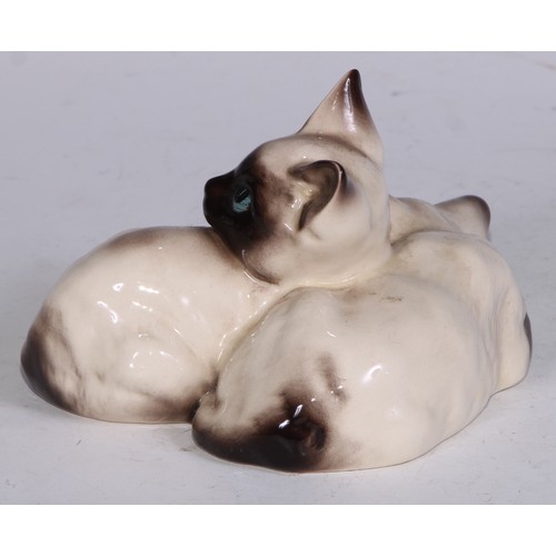 725 - A Beswick model, of a pair of kittens, 11cm wide, printed mark; others; Royal Doulton; etc (12)