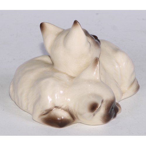 725 - A Beswick model, of a pair of kittens, 11cm wide, printed mark; others; Royal Doulton; etc (12)