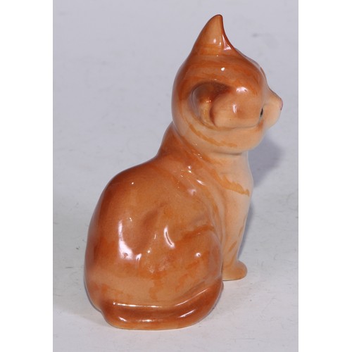 725 - A Beswick model, of a pair of kittens, 11cm wide, printed mark; others; Royal Doulton; etc (12)