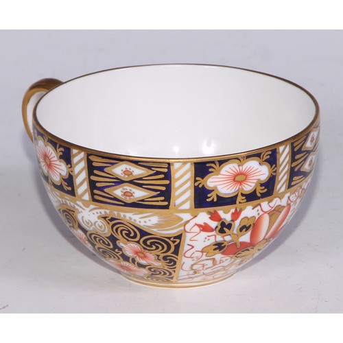 618 - A Royal Crown Derby 2451 pattern fluted part tea service, printed marks; etc