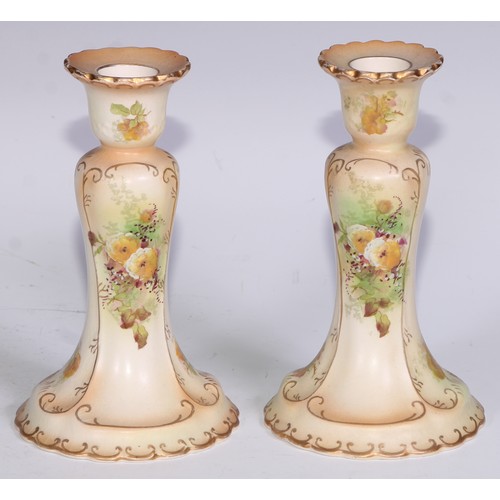 729 - A Crown Devon Fielding & Co toilet set, comprising wash jug and bowl, chamber pot, candlesticks and ... 