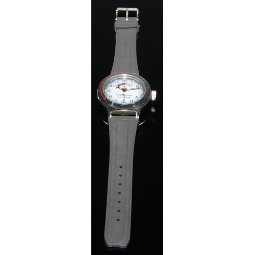 101 - Watches - a gentleman's stainless steel Buler automatic wristwatch, three white rotating window dial... 