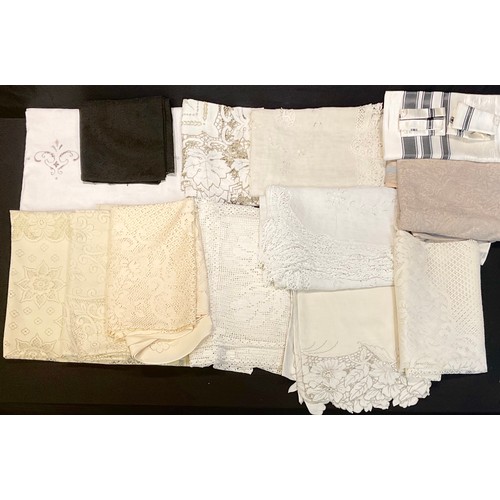 444 - Linen and Lace - table clothes, doylies, etc