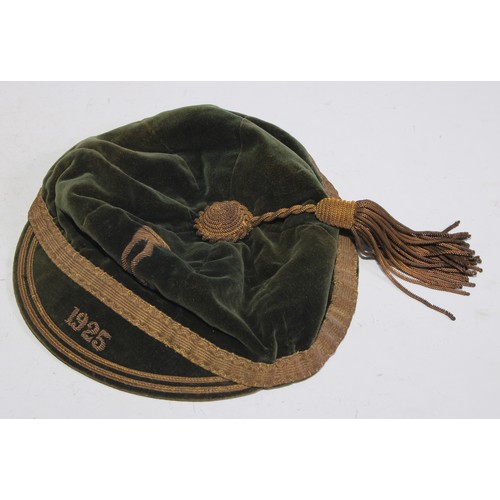 935 - Sporting Interest - an early 20th century sports cap, 1925, retailers label for Christy's London, Ev... 