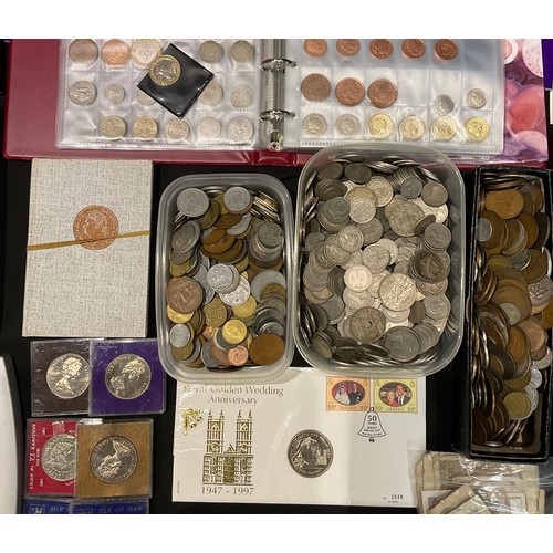 285 - Coins - various, mostly base metal, commemorative issues, etc (qty)