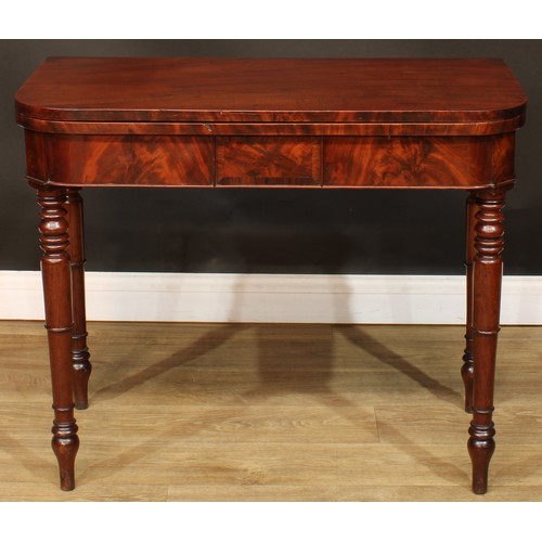 120 - A George IV mahogany tea table, hinged top, turned legs, 75cm high, 91cm wide, 45.5cm deep