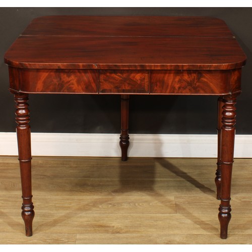 120 - A George IV mahogany tea table, hinged top, turned legs, 75cm high, 91cm wide, 45.5cm deep