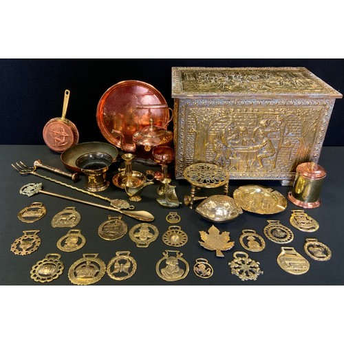 211 - Brass and Copper Ware - a copper kettle;  horse brasses;  trivet;  a log box;  etc