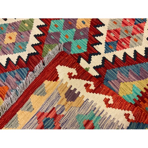 41 - An Anatolian Kilim rug / carpet, 168cm x 108cm.