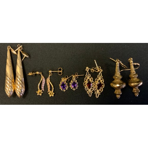 339 - A pair of 9ct gold amethyst drop earrings;  others daffodils, torpedo drops, 5.8g gross;  others unm... 