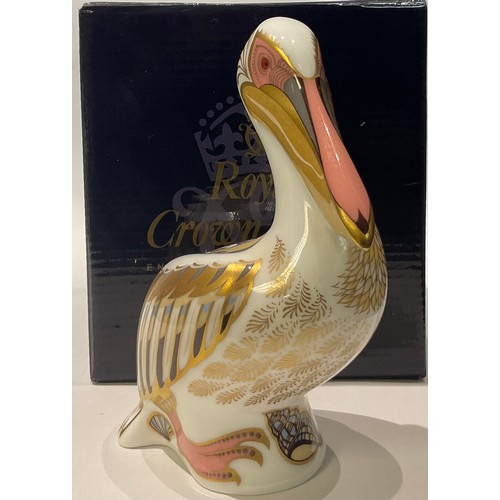 5 - A Royal Crown Derby paperweight, White Pelican, limited edition 618/5,000, gold stopper, signed in g... 