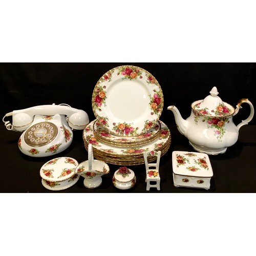 43 - A Royal Albert Old Country Roses pattern teapot, telephone, six dinner plates, four dessert plates, ... 