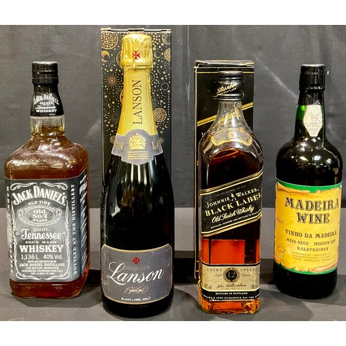 86 - Jack Daniels Tennessee Whiskey, 40%, 1.136l;  Johnnie Walker Black label 12 years, 40%, 70cl, boxed;... 