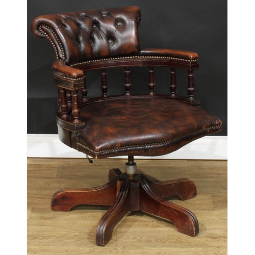 204 - A Victorian style swivel office chair, 82cm high, 62cm wide, the seat 51cm wide and 42cm deep