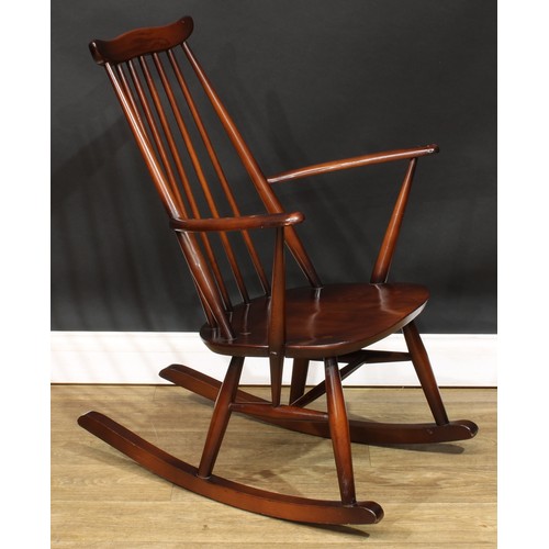 577 - An Ercol Goldsmith rocking chair, 85cm high, 62cm wide, the seat 37cm wide and 30cm deep