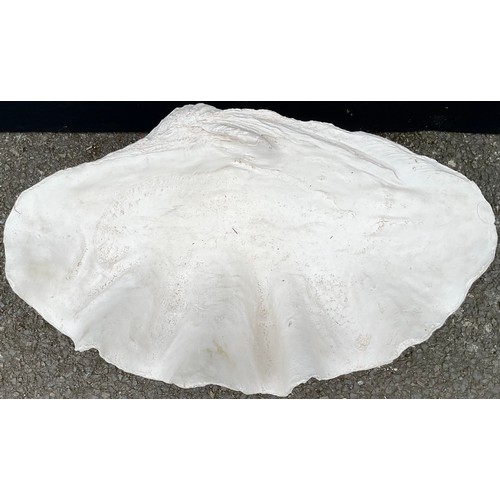 3076 - A plaster of Paris Clam shell, 65cm wide


**Please note that some of the lots in this auction are h... 