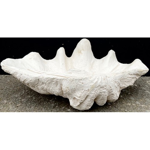 3076 - A plaster of Paris Clam shell, 65cm wide


**Please note that some of the lots in this auction are h... 