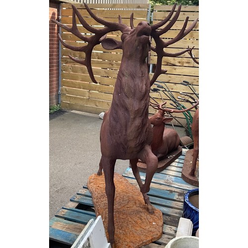 3098 - A large iron garden statue, naturalistically cast as a red deer stag, 168.5cm high


**Please note t... 