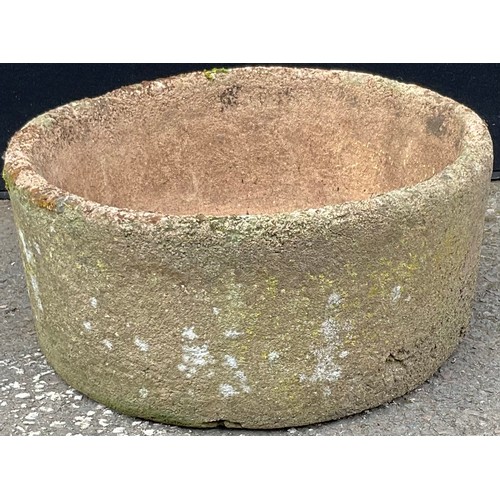 3132 - A composite round stone trough height 20cm by 45cm



**Please note that some of the lots in this au... 