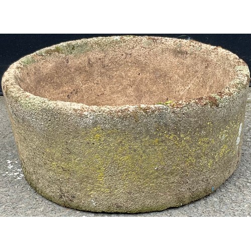 3132 - A composite round stone trough height 20cm by 45cm



**Please note that some of the lots in this au... 