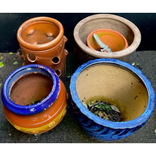 3067 - Garden pots - a spirally fluted blue glazed garden jardiniere, 46cm diam;  others, various


**Pleas... 