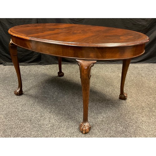 65 - A Victorian mahogany dining table, oval top, cabriole legs, ball and claw feet, 73cm tall x 152cm x ... 