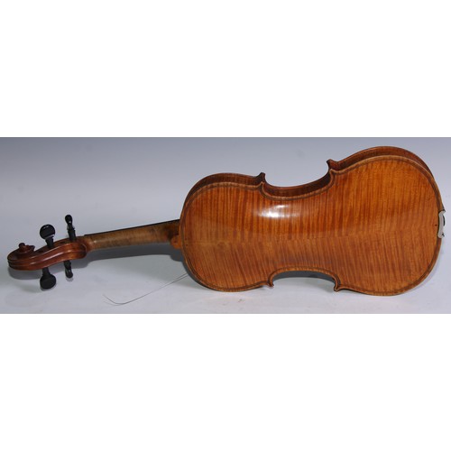 1374 - An early 20th century Scottish violin, by A McCallum, Glasgow, the two-piece back 36.5cm long exclud... 