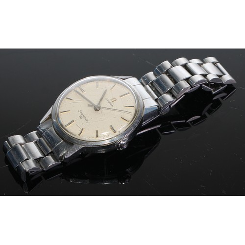 408 - An Omega Seamaster stainless steel gentleman's wrist watch,3cm champagne dial inscribed Omega Seamas... 