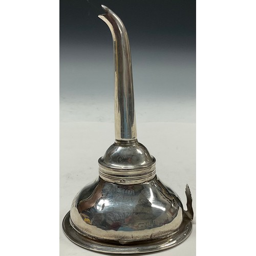 154 - A George III silver wine funnel, reeded border, 13cm long, London 1787, 74g